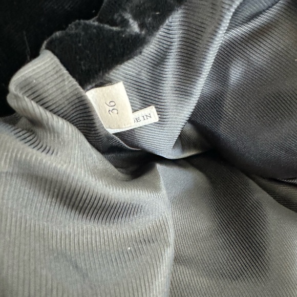 Sandro puffy jacket in black velvet worn 2x and never worn in rain or snow - Picture 8 of 9